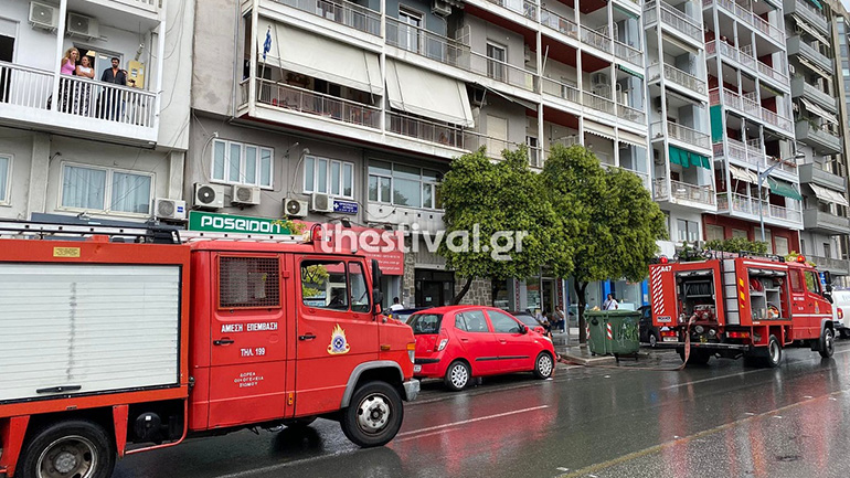 Θεσσαλονίκη: Στις φλόγες διαμέρισμα στο Φάληρο – Εντοπίστηκε απανθρακωμένη σορός